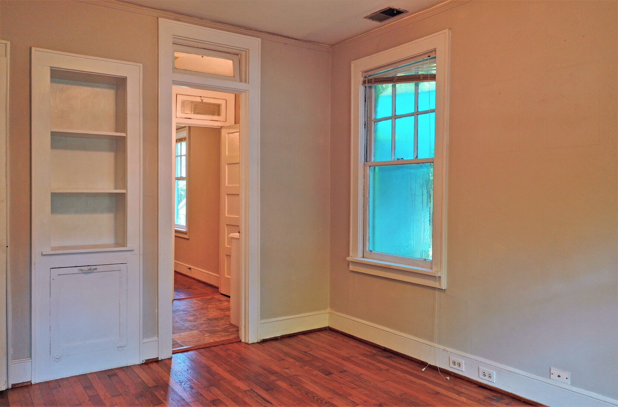 Building Photo - 120 S Harden St