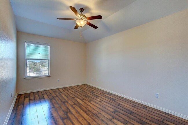 Building Photo - 2601 Mirasol Loop