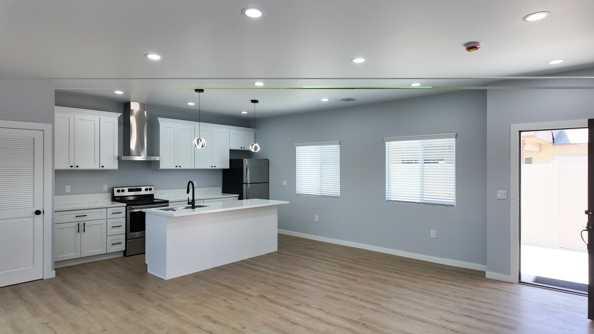 Building Photo - 4440 Stewart Ave