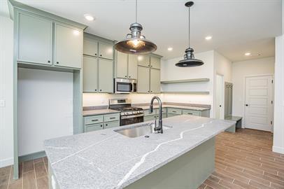 Building Photo - 937 Cook St