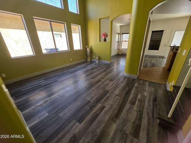 Building Photo - 10617 W Coronado Rd