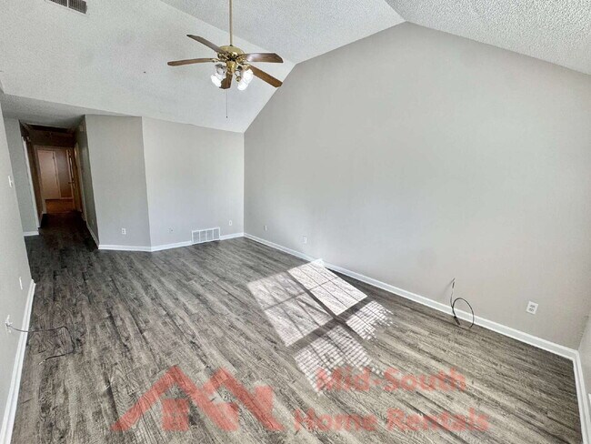 Building Photo - 5528 Ginners Dr