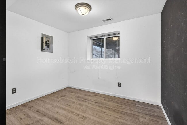 Building Photo - 4 Devondale Pl