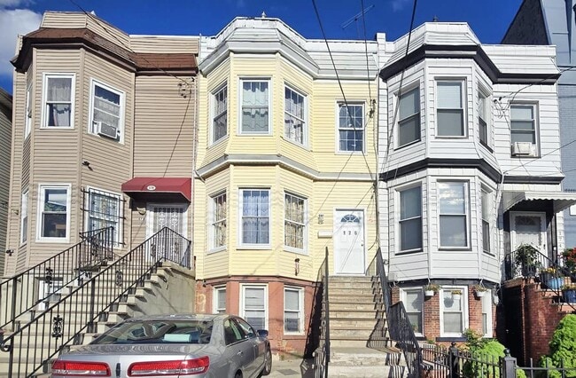 Building Photo - 176 Arlington Ave