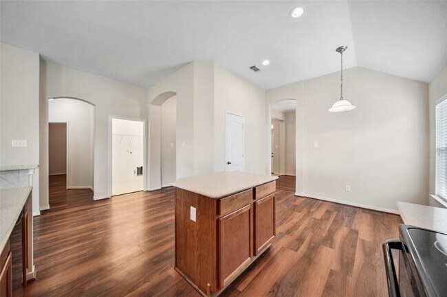 Building Photo - 7427 Rustic Chase Dr