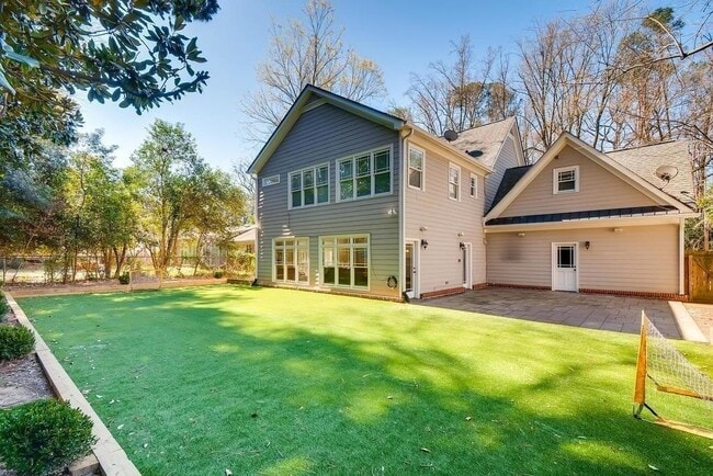 Building Photo - 2105 Brookview Dr NW