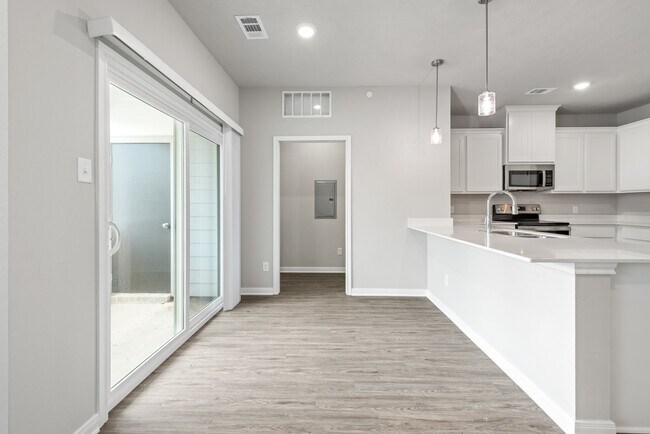 Building Photo - 1326 Prairie Dr