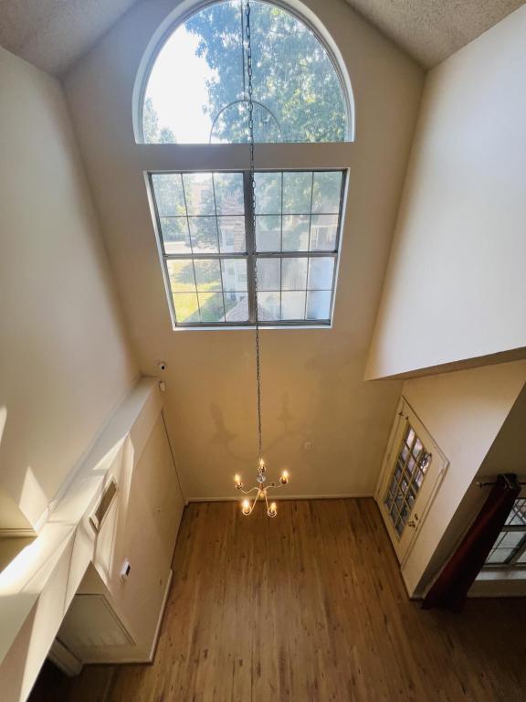 Building Photo - 10417 Beacon Ridge Dr
