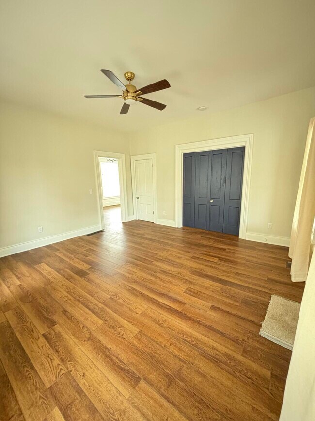 Building Photo - 118 S Evans St