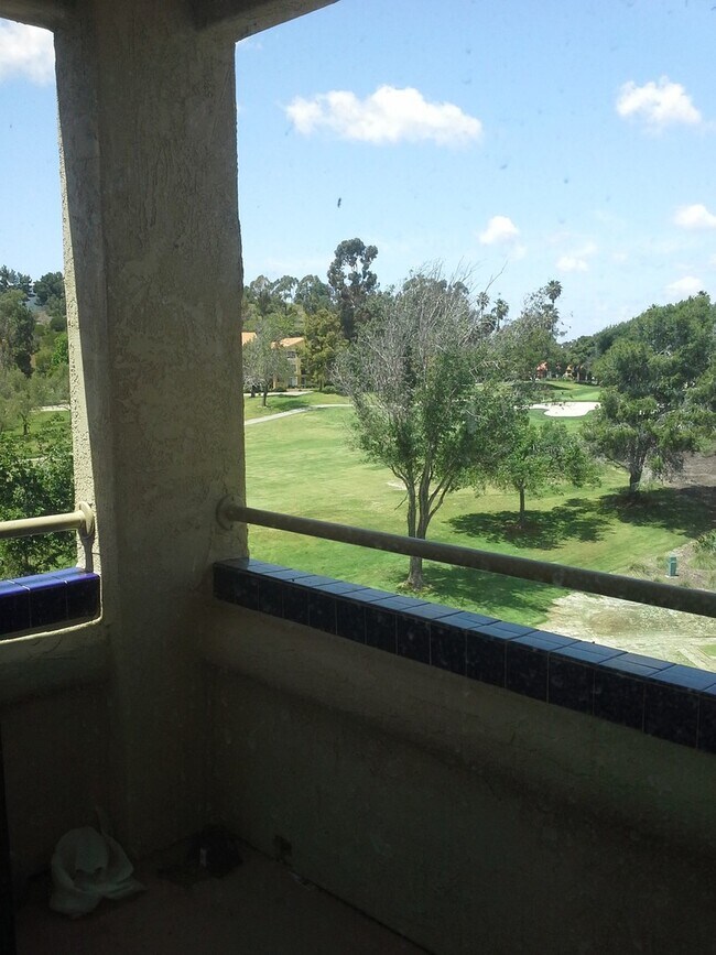 Building Photo - Terrific 1Br/1.5Ba Condo in Gated Masters Hill W/ Golf Course Views