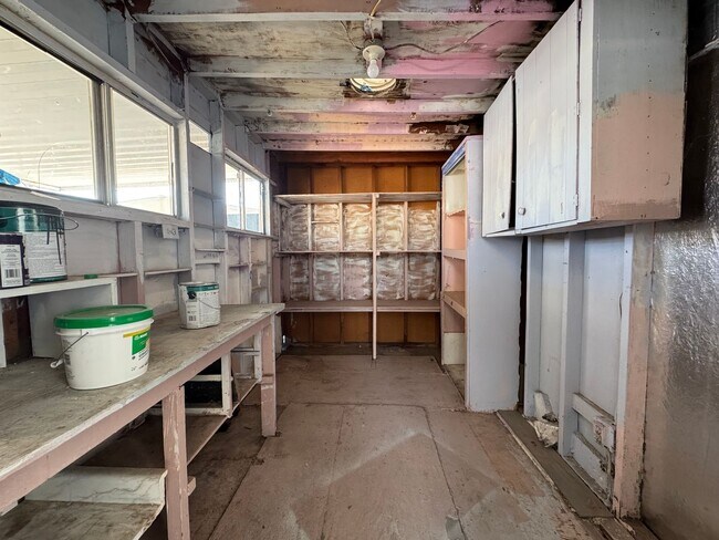 Building Photo - 384 Moser Ave