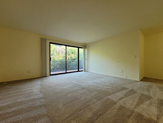 Building Photo - Conveniently located South Kirkland near Downtown-Laurel Park