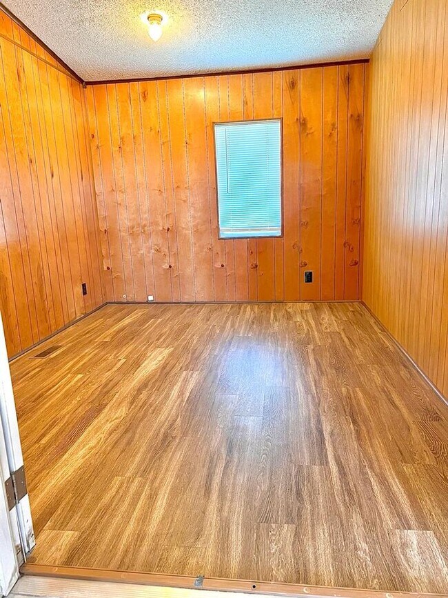 Building Photo - 18425 Blake Manor Rd