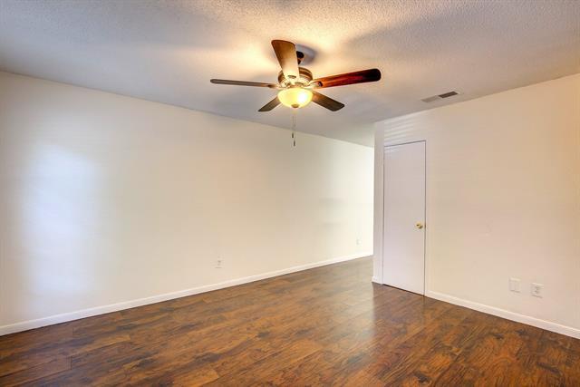 Building Photo - 2441 Sweetwood Dr