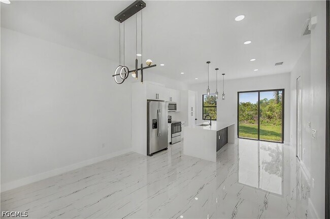 Building Photo - 3123 69th St W