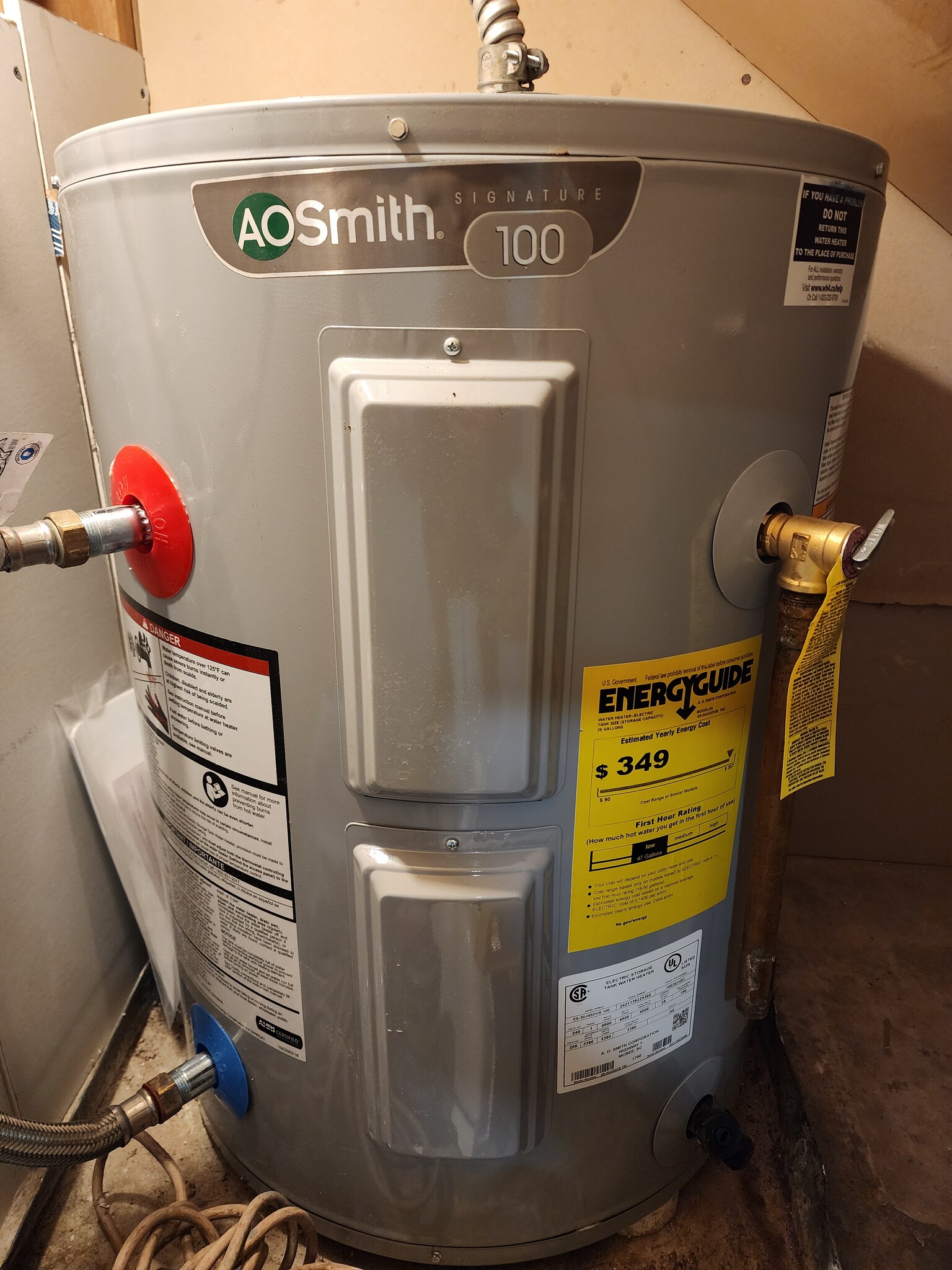 Building Photo - 3001 S Pines Dr