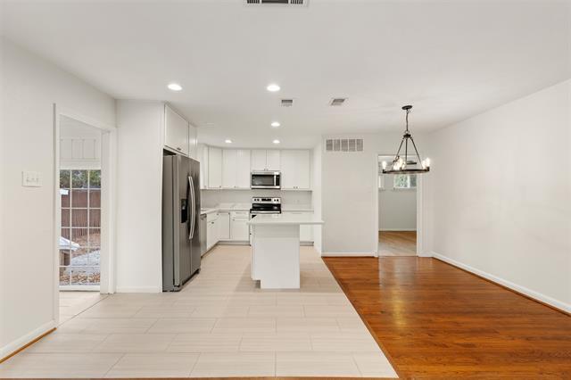 Building Photo - 8732 Glencrest Ln