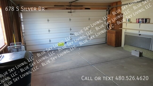 Building Photo - 678 S Silver Dr