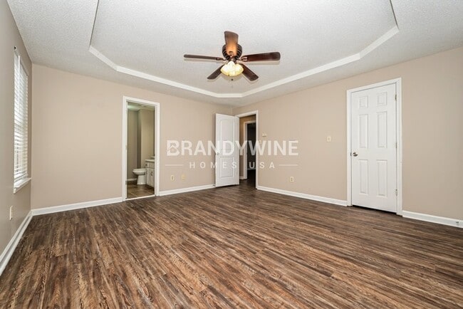 Building Photo - 35 Hampton Oaks Dr