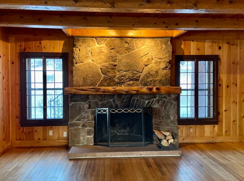 Building Photo - 3501 Devils Gulch Rd