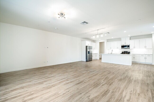 Building Photo - 49211 Garland St
