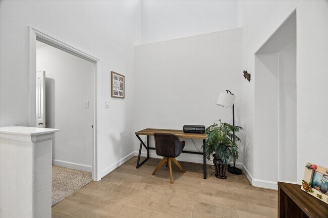 Building Photo - 311 Sikes St