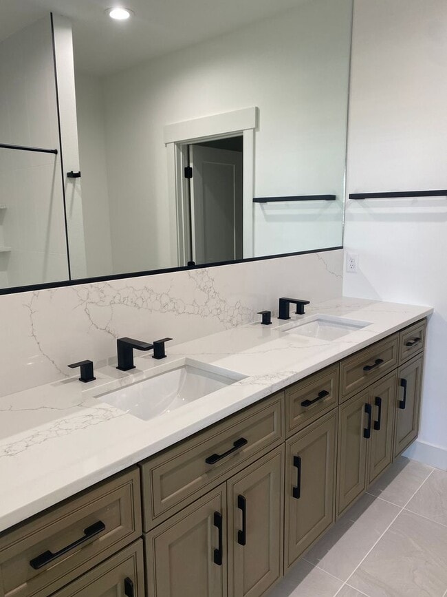 Building Photo - Beautiful New Construction Condos in Moses...