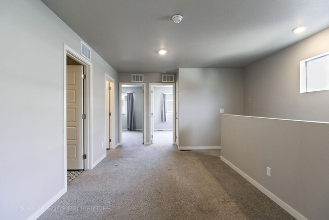 Building Photo - New Townhome in Downtown Johnstown