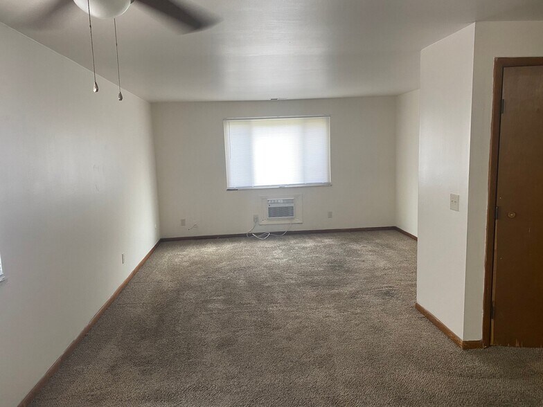 Building Photo - 318 Nordale Ave