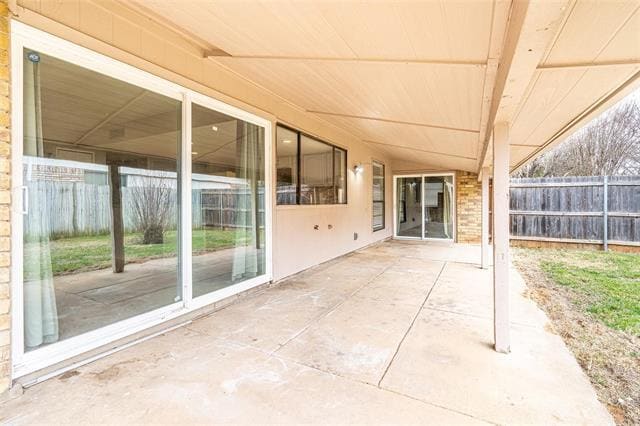 Building Photo - 2608 Southcrest Dr