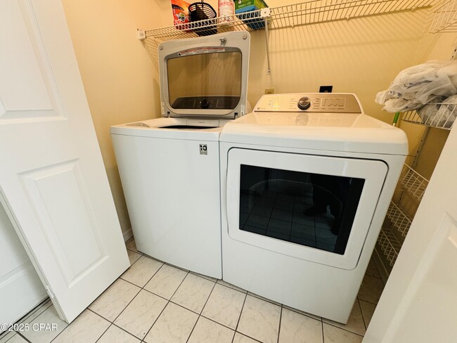 Building Photo - 5308 Lance St