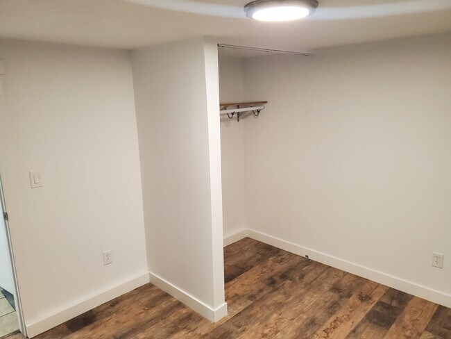 Building Photo - 1005 W 500 N