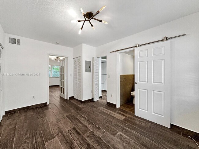 Building Photo - 901 Euclid Ave