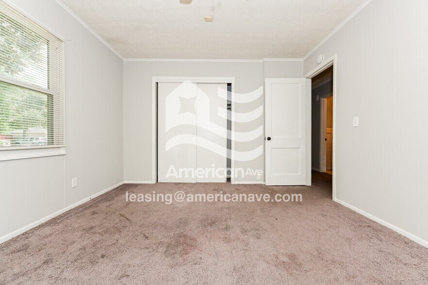Building Photo - 208 Camellia Cir