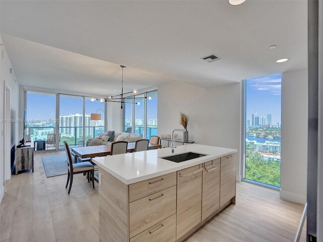 Building Photo - 16385 Biscayne Blvd