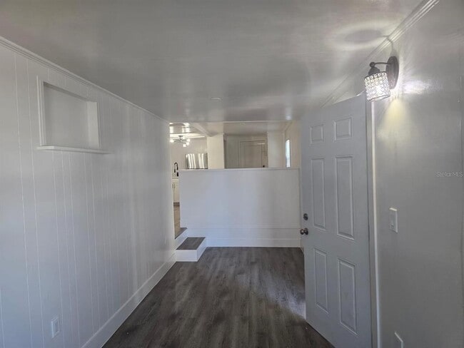 Building Photo - 815 St Charles Dr