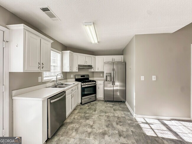 Building Photo - 11084 Knotty Pine Pl