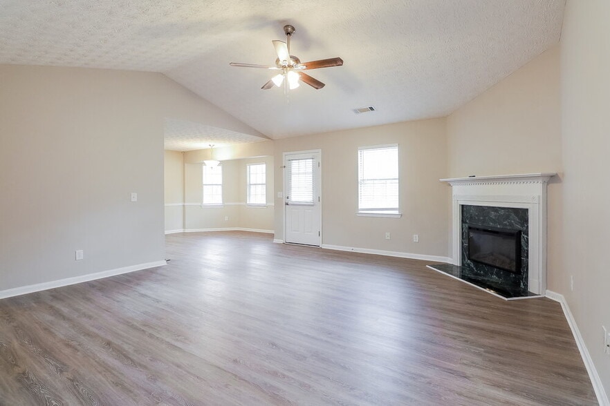 Building Photo - 90 Dylans Ct