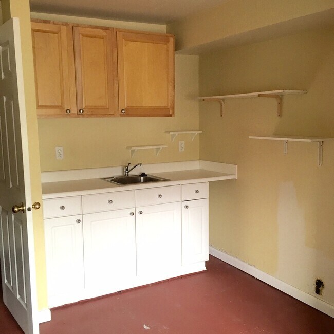 Building Photo - $4900 / 6br - University/ Wallingford House! 6BR/3BTH
