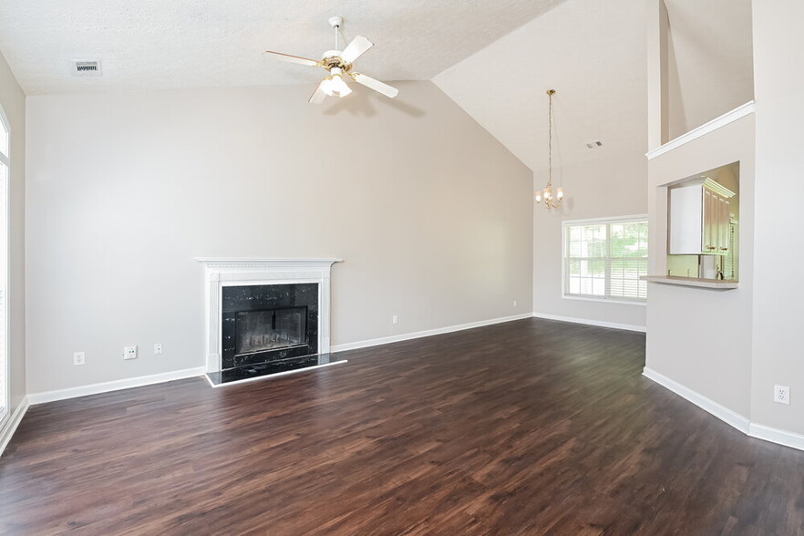 Building Photo - 3810 Biltmore Oaks Dr SE