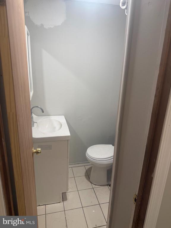 Building Photo - 641 Astor St