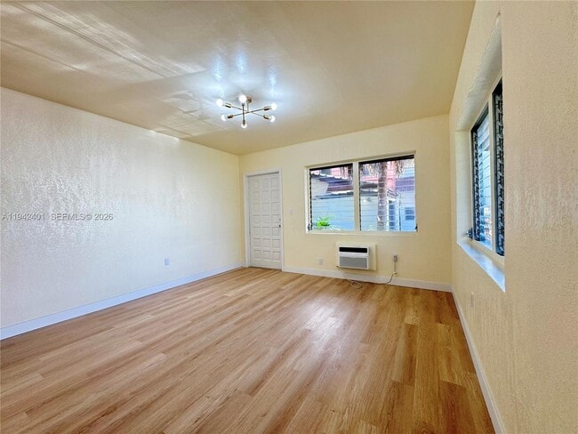 Building Photo - 715 NE 122nd St