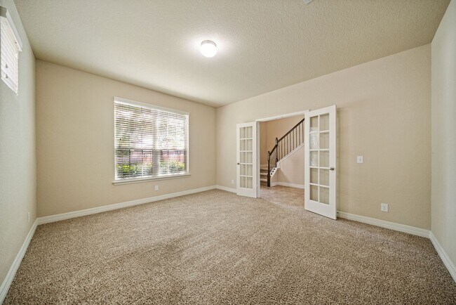 Building Photo - Immaculate Home in the Coveted Fairway Rid...