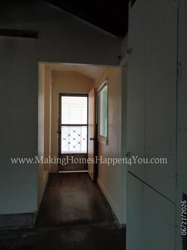 Building Photo - 1945 23rd St NE