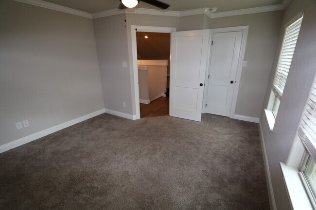 Building Photo - 150 Harbour Town Cir