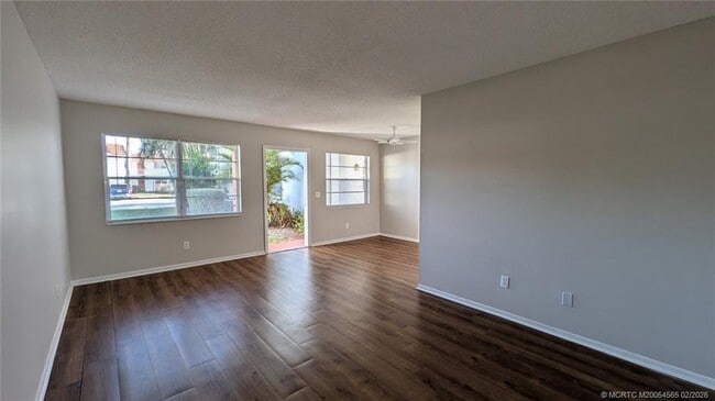 Building Photo - 2600 SE Ocean Blvd