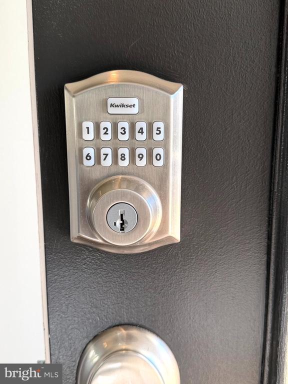 Building Photo - 461 Hanson St