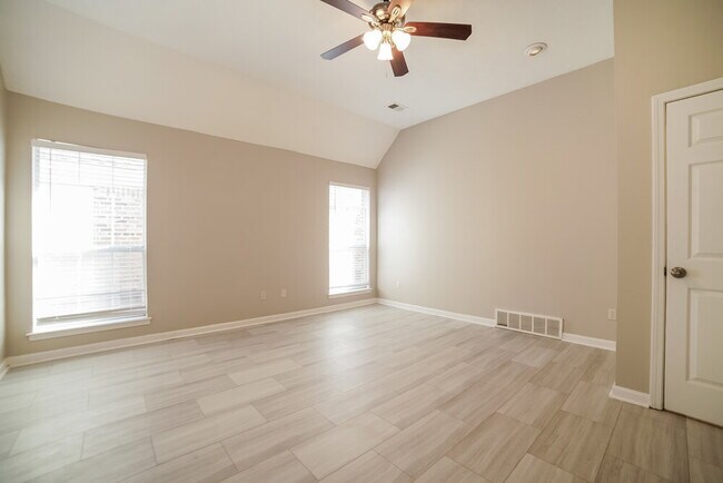 Building Photo - 4882 Graham Lake Dr