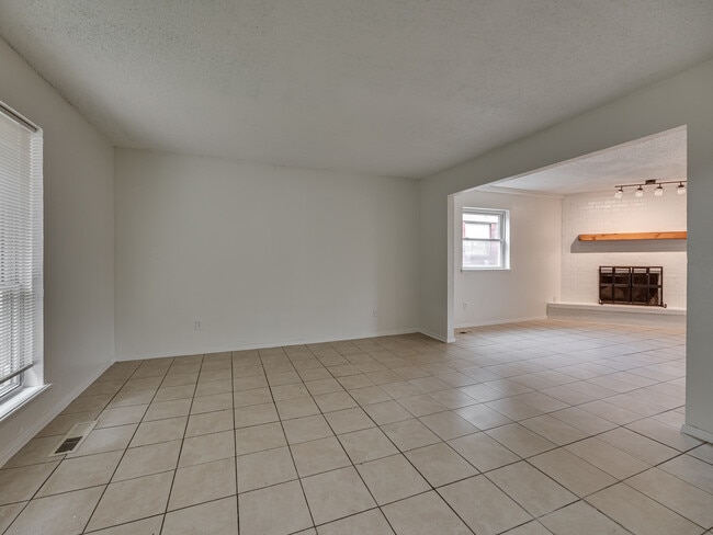 Building Photo - 4821 Cinderella Dr