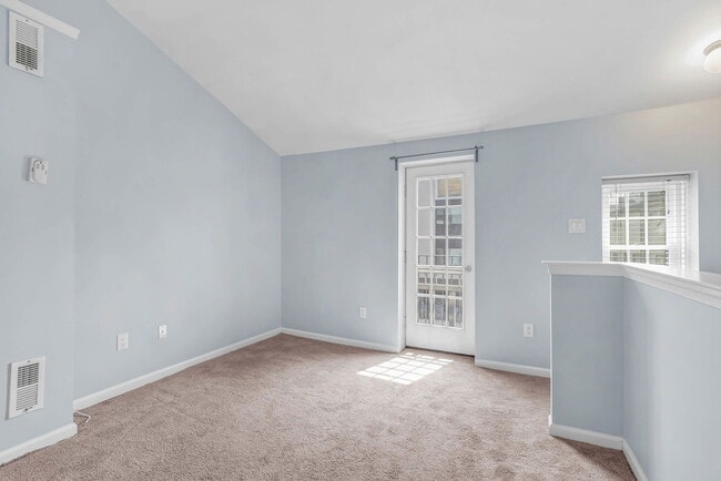 Building Photo - 813 N Lawrence St